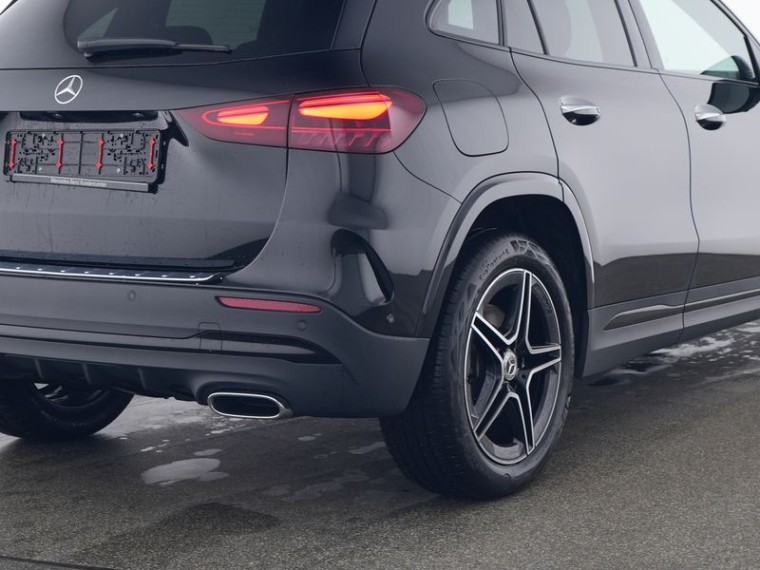 MERCEDES GLA250e AMG+NIGHT PACK