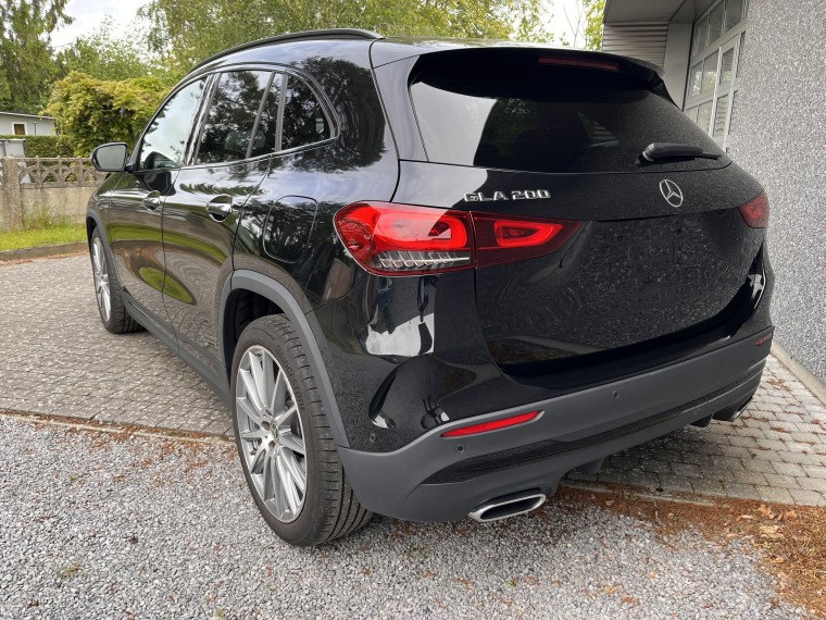 MERCEDES GLA200 AMG+NIGHTPACK